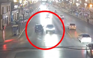 从斗气到撞车仅几十秒！ 内蒙古两司机开斗气车双双被罚 ！