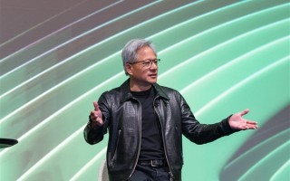 英伟达中国份额暴降至0！黄仁勋：我想向中国销售Blackwell芯片 !