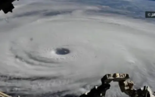 台风“夏浪”逼近！日本发布最高级别警报：可能遭遇数十年一遇灾害 !