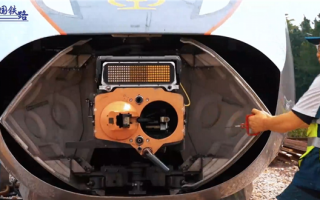 国庆中秋假期高峰 复兴号都“拼起来”跑了：总运力翻倍 !