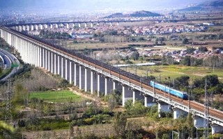 8倍于复兴号标准动车组!超长火车震撼再现:到底有多少节车厢 ! 8倍于复兴号标准动车组!超长火车震撼再现:到底有多少节车厢 !