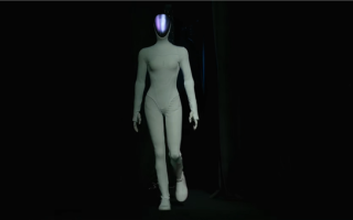 网友质疑小鹏人形机器人IRON里面是真人 何小鹏：感谢认可 !