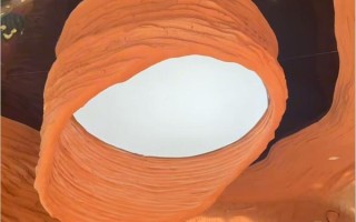 网友在敦煌夜市上厕所：以为误闯石窟 !