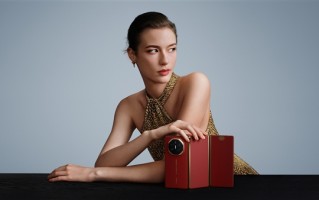 曝华为Mate XTs九月登场：鸿蒙最强三折叠 ！