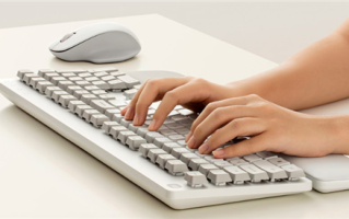 小米推无线键鼠套装舒适版：手托全尺寸键盘+非对称鼠标 众筹价139元 !