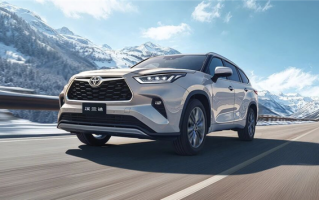 21.98万起 新款汉兰达上市：配置大升级一点儿也不丰田 !