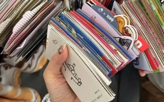 年轻人沉迷收集“奶茶杯套” 网友：一代人有一代人的破烂 !