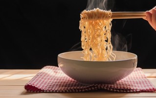 外卖和堂食饭菜质量不一样！饭店老板称不搞“双标”就活不下去 !