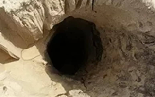 意大利少年海边挖沙洞不慎将自己活埋40分钟：当场身亡 ！