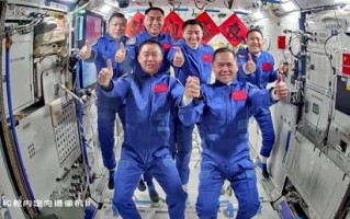 历时3.5小时！神舟二十一号创交会对接纪录：6名航天员太空会师 ！