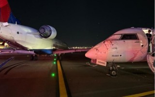 达美航空两架客机在机场相撞致一人受伤 正分析黑匣子数据 !