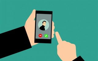 00后女子每月花5千买“秒回师”服务：母亲不知该不该劝阻 ！