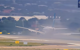 载有164人 加拿大一波音737客机硬着陆：3人被送医 !