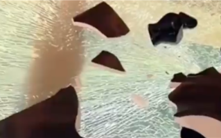 西安火锅店回应空中座位玻璃碎裂:玻璃共5层 仅表面碎裂 ! 西安火锅店回应空中座位玻璃碎裂:玻璃共5层 仅表面碎裂 !