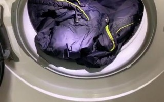 羽绒服可以用烘干机烘干吗（羽绒服适合用烘干机烘干吗） ！