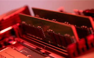 2026年DRAM产能已被瓜分一空！内存短缺要持续到2031年 ！