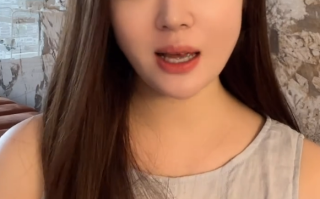 官方宣判！车顶维权女车主出镜发声：4年了 我终于赢了特斯拉 !