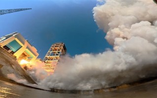 国内最大！110吨针栓式液氧煤油发动机力擎二号140秒试车成功 !