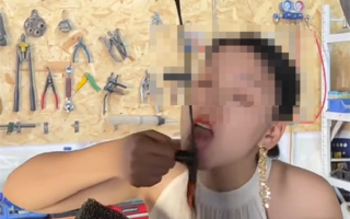 女子品尝机油“诊断”车辆故障 网友痛批哗众取宠 !